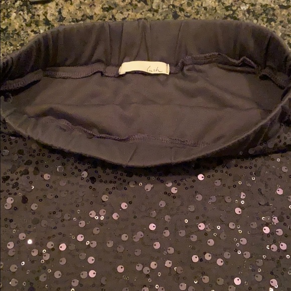 LUSH SEQUINED MINI SKIRT SMALL - Picture 3 of 4